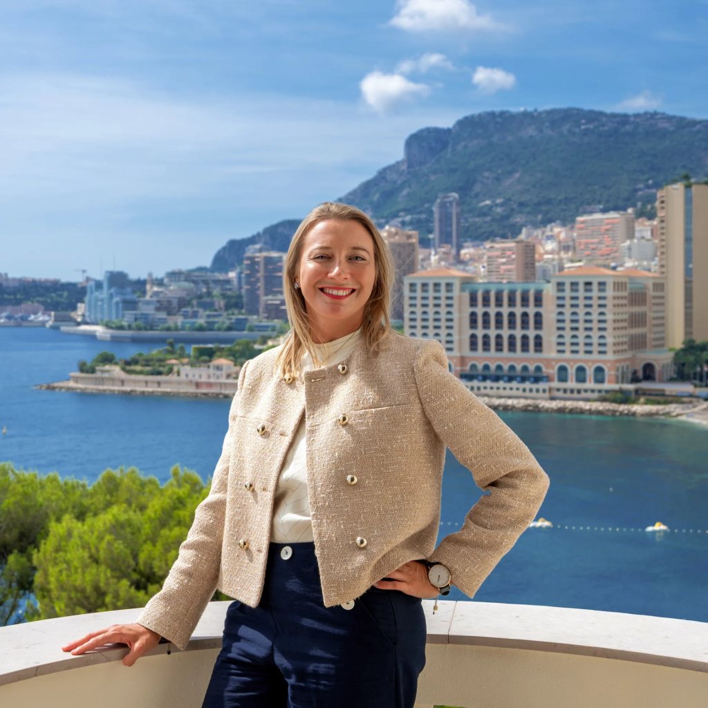 Portrait de Aleksandra Bursiak, Commerciale